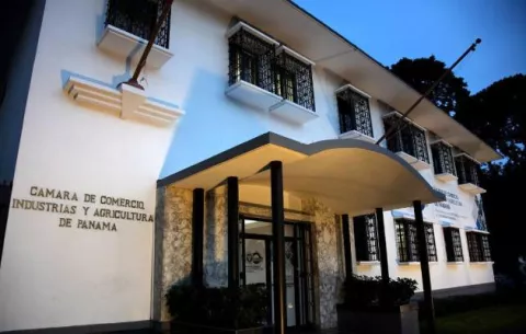 Cámara de Comercio le preocupa forma como se debaten las reformas constitucionales 
