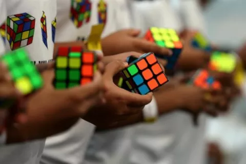 Forma del "Cubo de Rubik" no es una marca
