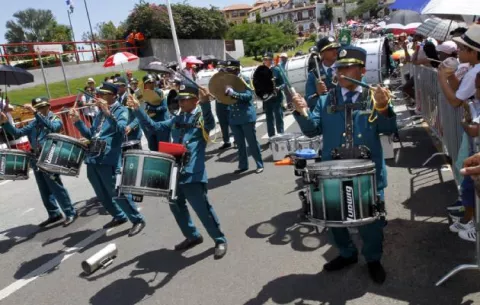 MiBus anuncia desvíos del metrobús por desfiles de bandas