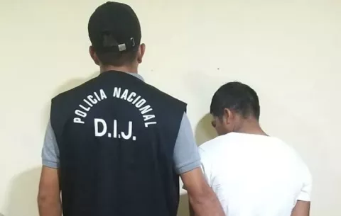 Madre permite que padrastro violara a sus hijas, ambos ya están detenidos