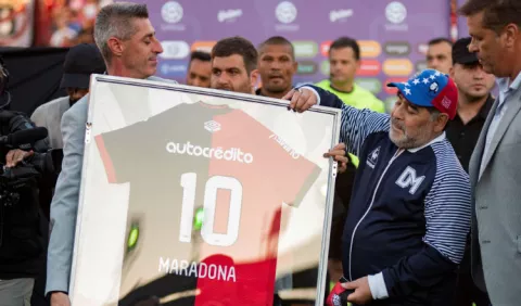 Diego Maradona agradece las muestras de cariño en su cumpleaños 59