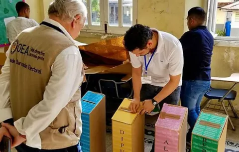 Denuncian a 47 personas que votaron dos veces en las elecciones del 5 de Mayo