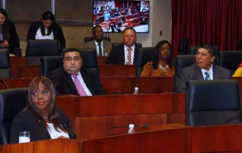 Pasa a tercer debate proyectos de Ley que castiga la reincidencia de la evasión fiscal