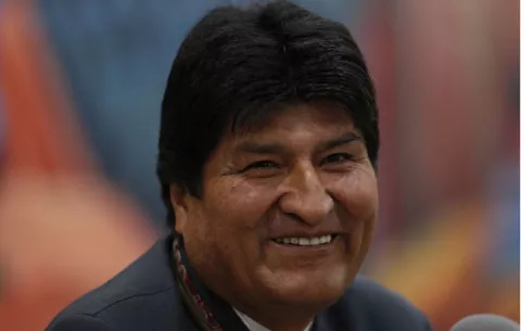Evo Morales celebra su victoria mientras siguen las protestas por fraude