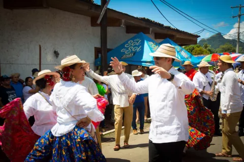 Entérese cómo las empresas deben remunerar los días laborados durante Fiestas Patrias
