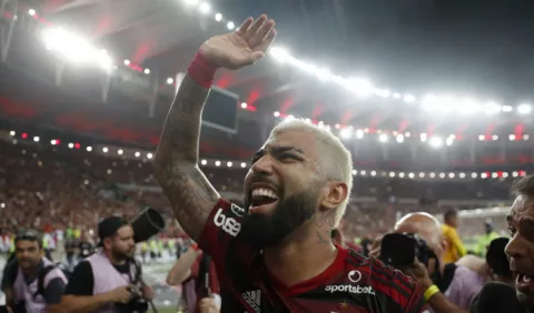 Fanático del Flamengo indigna a las redes por zarandear a un bebé
