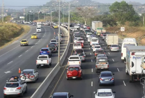 Mañana se iniciará la inversión de carriles hacia el interior por días patrios