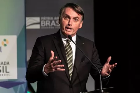 Jair Bolsonaro dice que el Ejército está listo por si hay protestas como en Chile