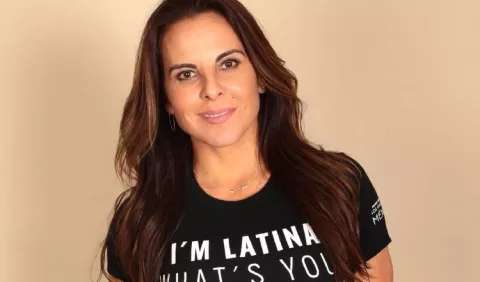 Kate del Castillo dice que después de unos tequilas toma el micrófono