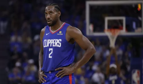 Kawhi Leonard tiene de hijo a  los Warriors de Golden State