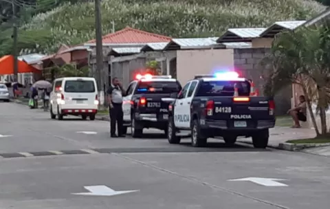 Joven muere en una barbería en Cristóbal, tras ser baleado por un sicario