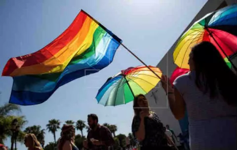 Escuelas polacas celebran 'Viernes del Arco Iris' en apoyo a la comunidad LGTB