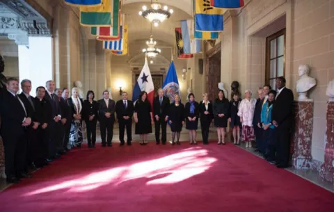 María Roquebert primera mujer representante permanente de Panamá ante la OEA