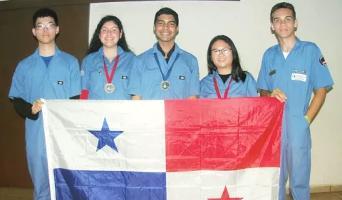 Panamá gana medallas en la Olimpiada de Astronomía y Astronáutica en Puebla, México