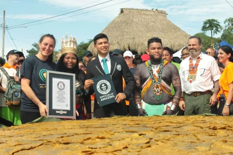 Panamá logra establecer Récord Guinness con el patacón más grande del mundo