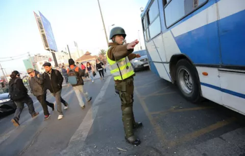 Chile, "en guerra" contra una violencia que deja ya una decena de muertos