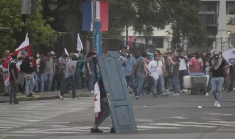 Confirman que extranjeros detenidos en protesta contra reformas constitucionales pueden ser deportados