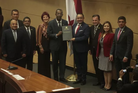 Aprueban en tercer debate el proyecto de las reformas constitucionales