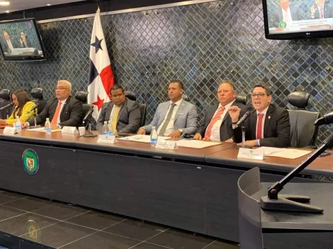 Plataformas digitales de entrega de alimentos y mensajería deberán contar con domicilio físico