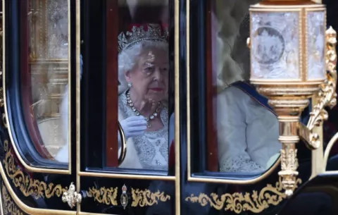 Isabel II: "El gobierno trabajará por una nueva alianza con la UE basada en el libre comercio"