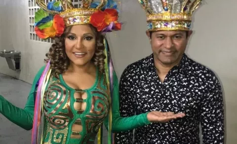 El barbero panameño ahora dibujó a Samy y Sandra Sandoval usando cabello