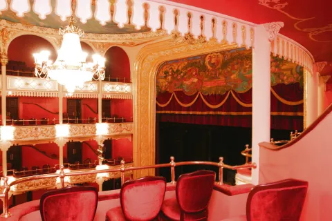 Ministerio de Cultura en paz y salvo con restauración del Teatro Nacional