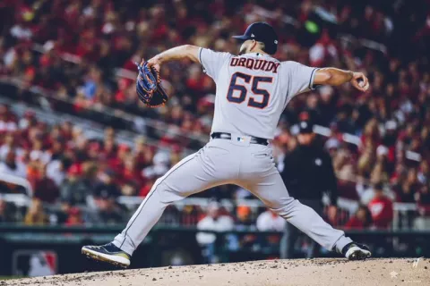Urquidy y Alex Bregman con su ‘grand slam’  guían a los Astros y empatan la serie