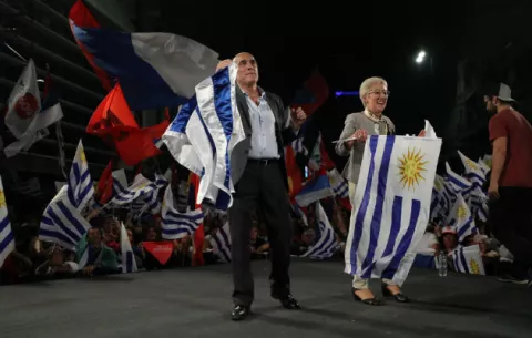 Uruguay iría a una segunda vuelta electoral, escrutado el 19 % de los votos