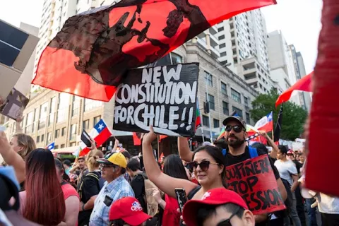 Centenares de manifestantes corean "¡Chile despertó!" en Australia