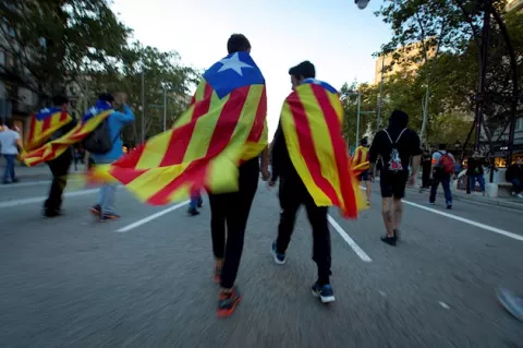 Estudiantes secesionistas de "Generación 14 de octubre" acampan en Barcelona