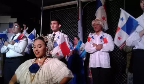 En la  USMA  presentan 'Una bandera', obra de teatro de Ernesto 'Neco' Endara