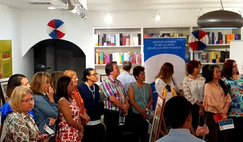 Presentan la exposición  'Abre las puertas'
