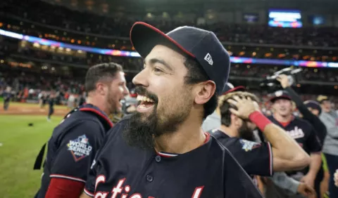 La temporada de negocios del béisbol inició poco después del último out