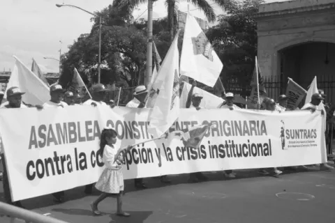 El desastre institucional y los sectores dominantes