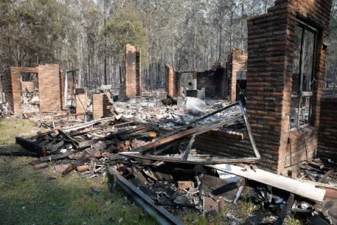 Varios muertos y desaparecidos por los incendios forestales en Australia