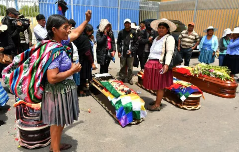 Gobierno interino de Bolivia pide investigar las nueve muertes en Cochabamba