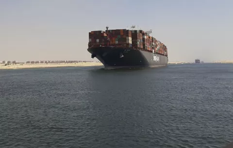 El canal de Suez cumple 150 años entre la satisfacción y las dudas