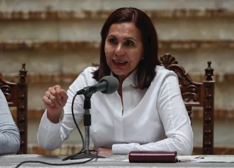 El Gobierno interino de Bolivia anuncia la ruptura de relaciones con Venezuela
