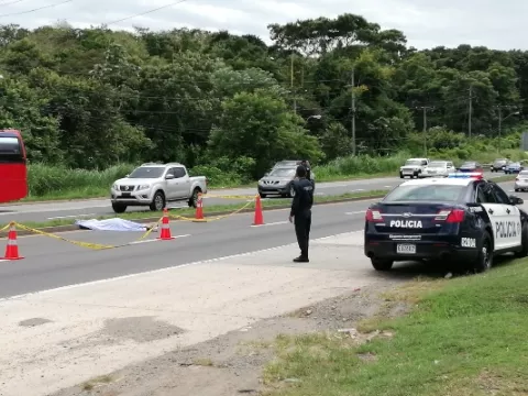 Una mujer pierde la vida al ser golpeada con el retrovisor de un bus de ruta de Capira