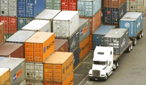 Comerciantes en alerta  ante posible huelga de transporte de carga