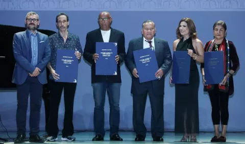 Premian a los ganadores del Concurso Nacional de Artes Visuales Roberto Lewis 