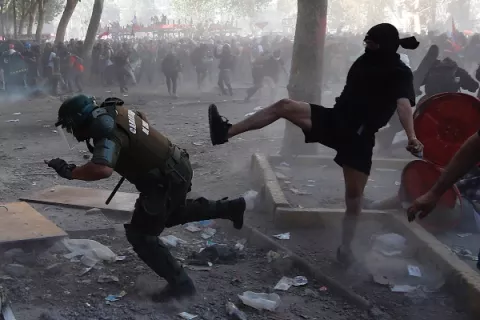 Última jornada de protestas en Chile dejó 849 detenidos y 46 civiles heridos