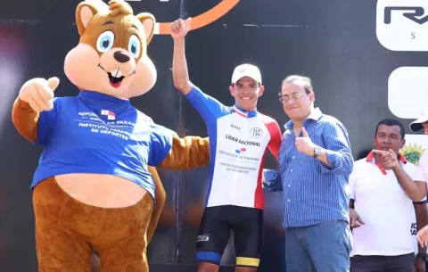 Panameño Franklin  Archibold lidera la Vuelta a Chiriquí