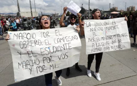 Se registran algunos incidentes durante las protestas contra el Gobierno de Iván Duque