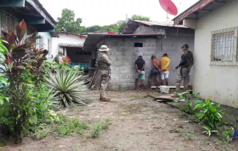 Capturan a seis sospechosos de robo y violación a extranjeras en Nombre de Dios
