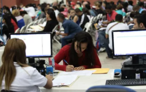 Contratos de trabajo registrados en el Mitradel disminuyen 9.3% en nueve meses 