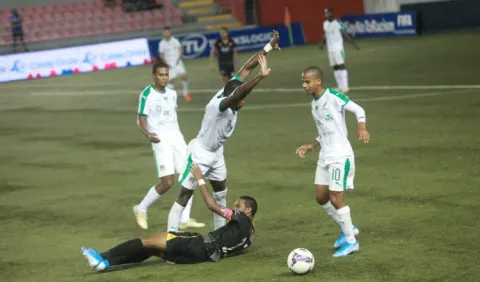 Costa del Este sufre, pero Newton Williams lo lleva a la final de la LPF 