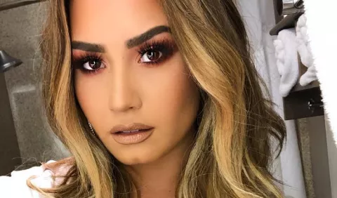 Demi Lovato coquetea con ex de Maluma