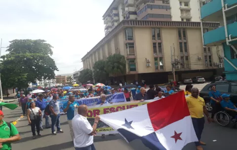 Marcha suma más grupos
