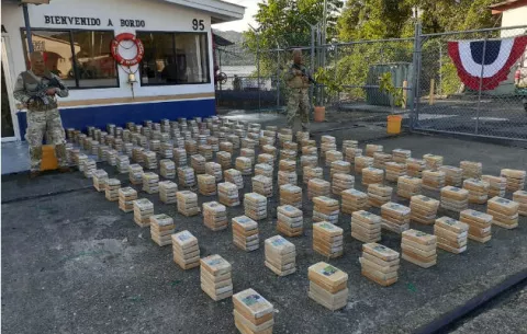 Senan decomisa 800 paquetes de droga en las costas de Chepo